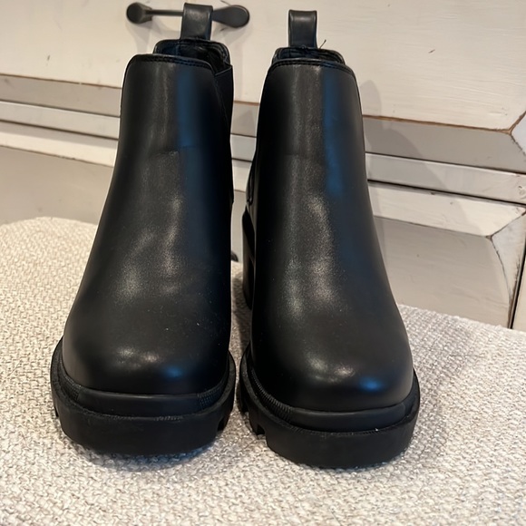 Steve Madden Chelsea Boots 7.5 - Picture 6 of 7